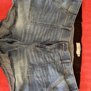 Torrid 24 Jean shorts